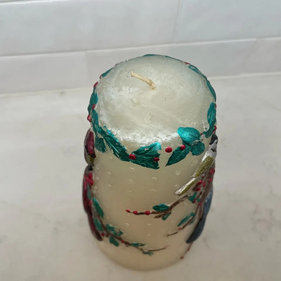 Vintage Christmas Pillar Candle with 3D Birds, Winter Tree & Berry Design - Picture 8 of 9